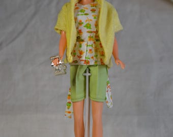Vintage Barbie Clone Green Shorts And Flower Print Top Spring Outfit Camera, 60s