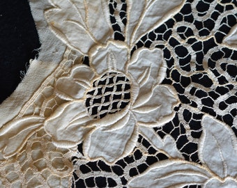 Antique Handmade Cutwork Lace Huge 17" Appliques Dogwood Flwers, Triang Salvage