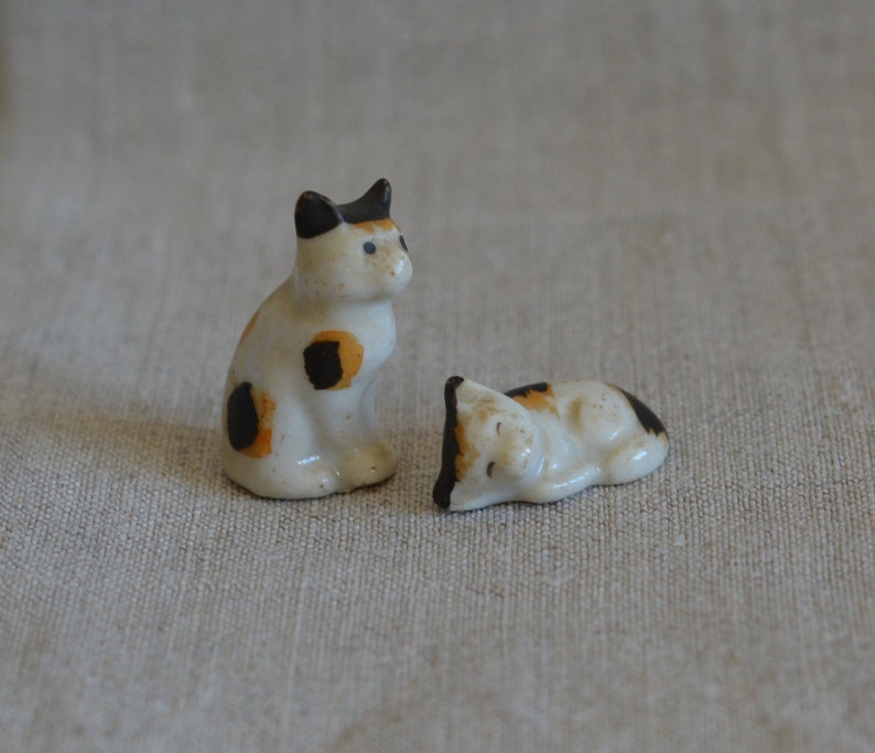 antique dollhouse miniatures