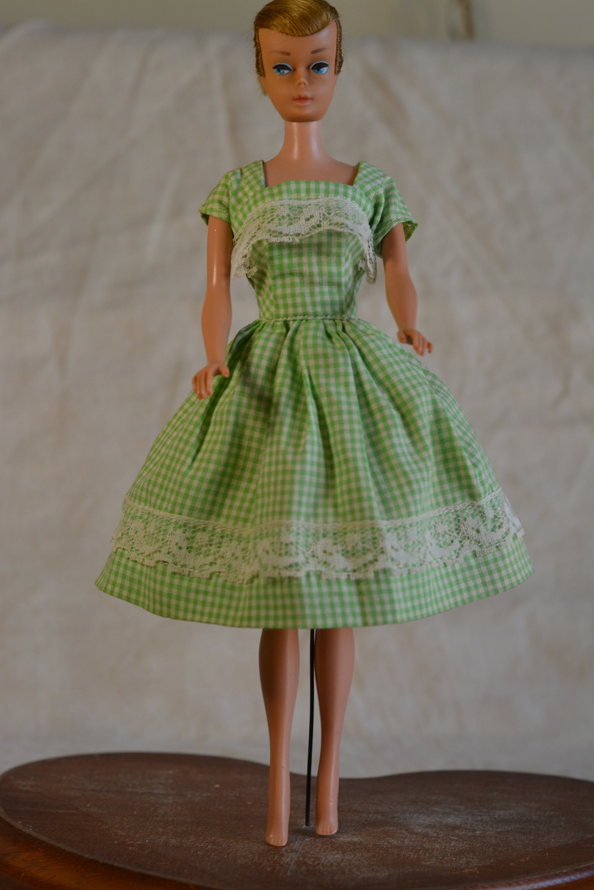 vintage barbie green dress 1998 Malaysian Green Kebaya Barbie – Sell4Value