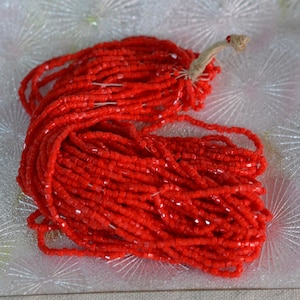 Antique Seed Beads Red Faceted Sparkly, 18 bpi, 7g, 1920s-30s