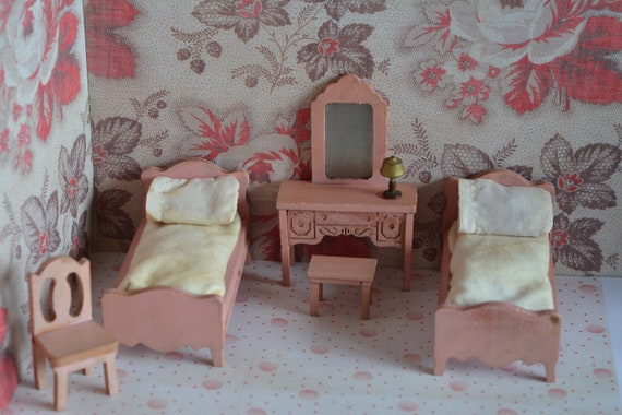Vintage Strombecker Dollhouse Bedroom Furniture Orchid Pink Wood 1930s
