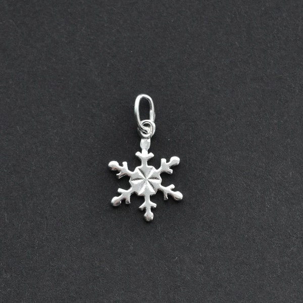 One Sterling Silver Snowflake 10.5mm, SC103