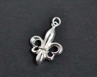 One Sterling Silver Fleur De Lis 21x15mm, SC111