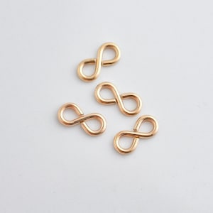 Gold Filled Figure 8 Connector 18 Gauge 4.25x9mm, Made in USA GC111