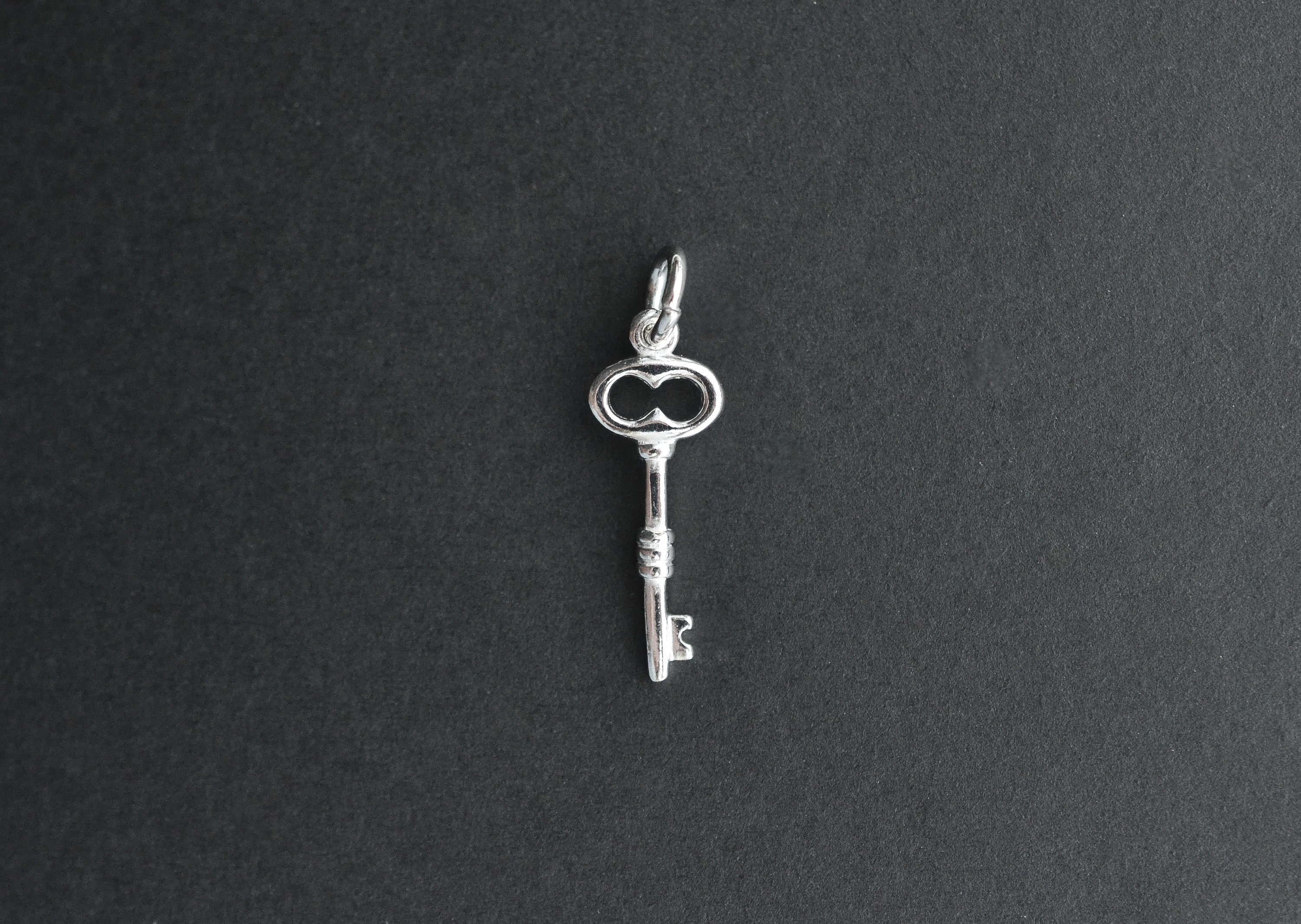 小物 PUERTA DEL SOL Sterling silver Key Chain ONE Sterling Silver Key Charm 7.5x18mm, SC12 - Etsy