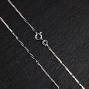 18 Inch - Sterling Silver 1.1mm Box Chain Necklace