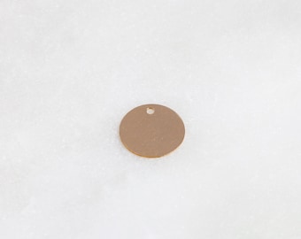 Dije de disco plano redondo de 10 mm y 0,3 mm de grosor relleno de oro, E110