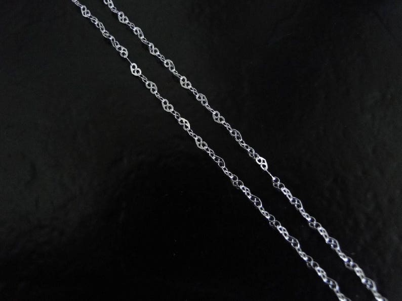 17 Inch 3mm Flat Heart Cable Chain Necklace