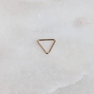 4pcs - 14k Gold Filled 10mm Closed Triangle Jump Rings 19ga, Made in USA, A30