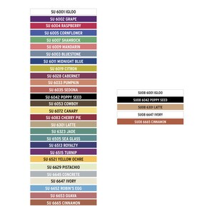 Pode incluir: Uma carta de cores com 25 cores de tinta diferentes, etiquetadas com seus nomes e c&oacute;digos SU correspondentes. As cores variam de claro a escuro, e incluem tons de azul, verde, vermelho, laranja, amarelo, marrom e roxo.