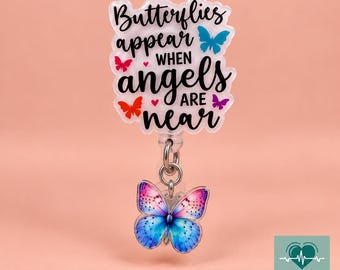 Portatarjetas de identificación con diseño de mariposa ángel, colorido, regalo conmemorativo y de recuerdo. Los ángeles están cerca. Accesorio de trabajo inspirador.