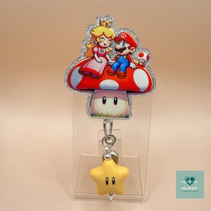 Bobine d'insigne champignon Super Mario avec support pour carte d'identité de joueur inspiré de la princesse pêche et de Mario pour infirmières enseignants étudiants cadeau de travail pour fans