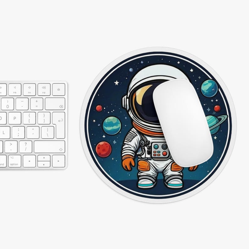 Space Astronaut Round Mousepad - Cute Space Desk Decor | Gaming Mouse ...
