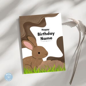 Cartão de aniversário fofo de coelho marrom