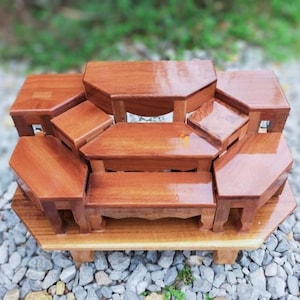 Mesa de altar compacta de madera para decoración del hogar o meditación Color marrón natural Disponible en 3 tamaños Accesorios de decoración gratuitos