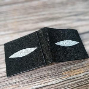 Compacte leren portemonnee: echt leer, 9 kaartsleuven, 2 vakken voor biljetten 2-zijdig patroon verkrijgbaar in 4 kleuren