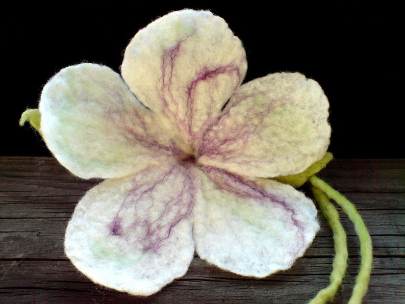 White Green Flower for Home Decoration, Easter Decoration, Easter Table, Napkin Holder image 4