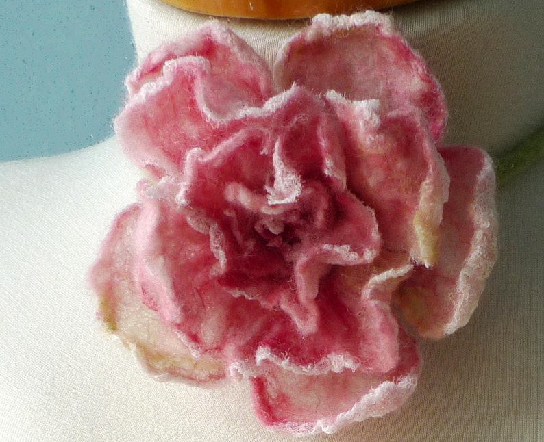 Rosy Rose Necklace/ Bracelet/ Brooch, Felt Rose image 1