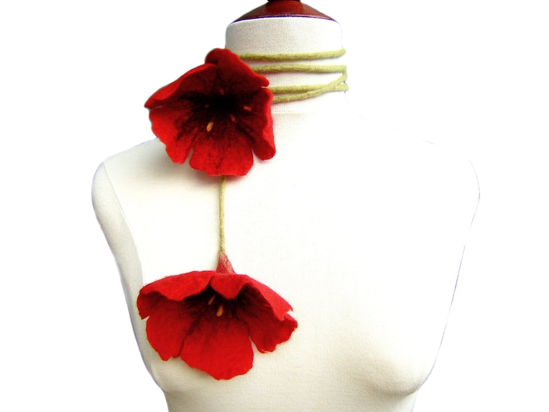 Collier coquelicot rouge, feutré à la main, cadeau pour elle image 1