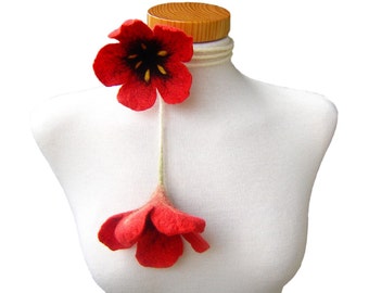 Collar de amapola roja