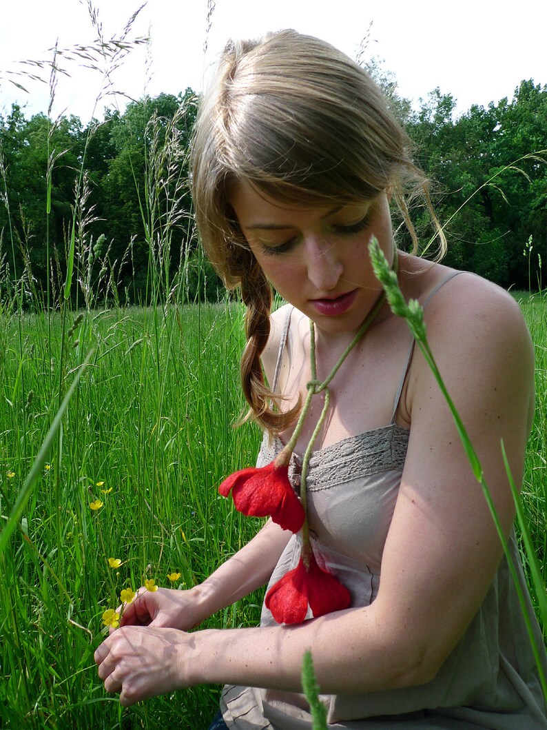 Collier coquelicot rouge, feutré à la main, cadeau pour elle image 4