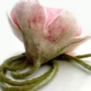 Big Felt Rose by avaFelt image 4