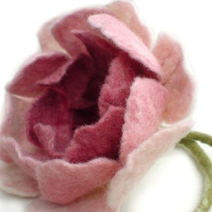 Big Felt Rose by avaFelt image 3