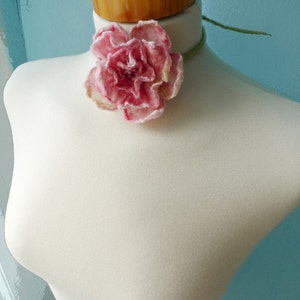 Rosy Rose Necklace/ Bracelet/ Brooch, Felt Rose image 2