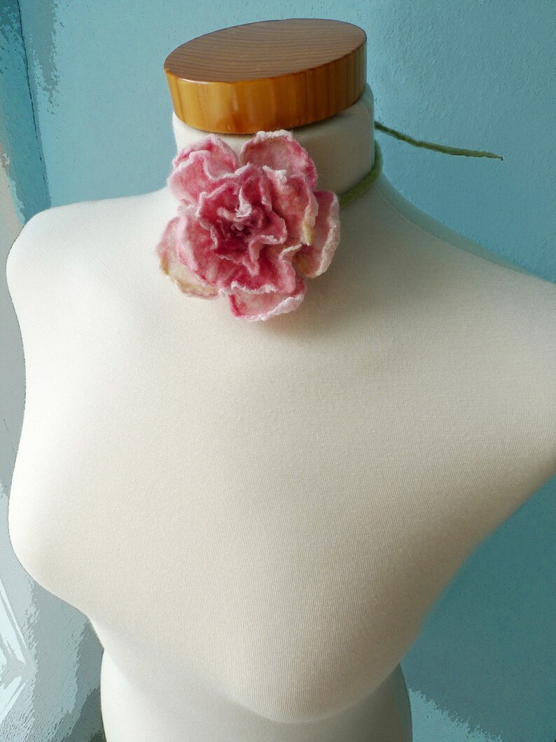 Rosy Rose Necklace/ Bracelet/ Brooch, Felt Rose image 2