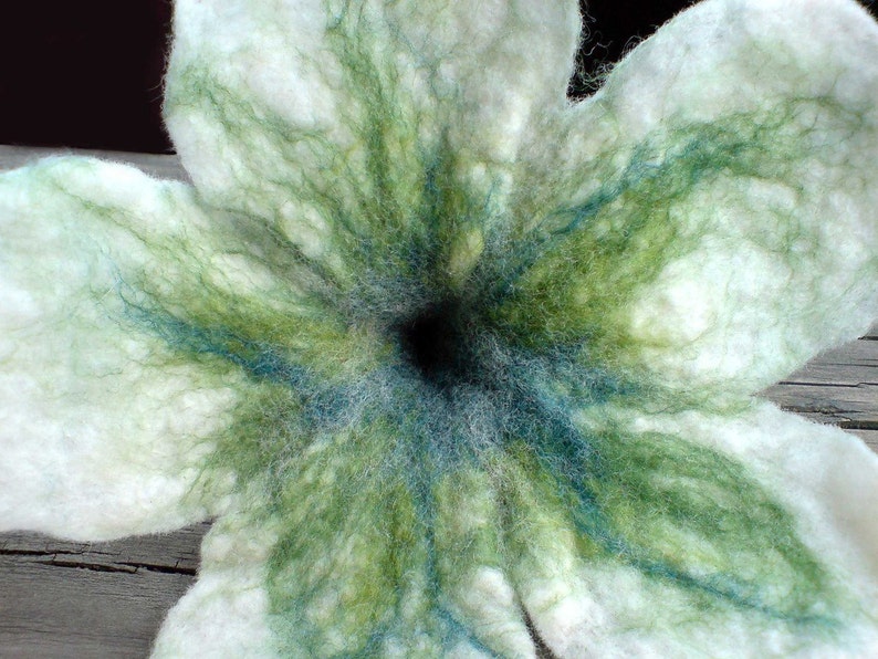 White Green Flower for Home Decoration, Easter Decoration, Easter Table, Napkin Holder image 2