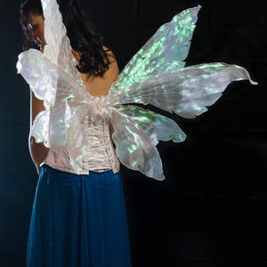 Asas de fada de fantasia Pixie adultas grandes em branco iridescente