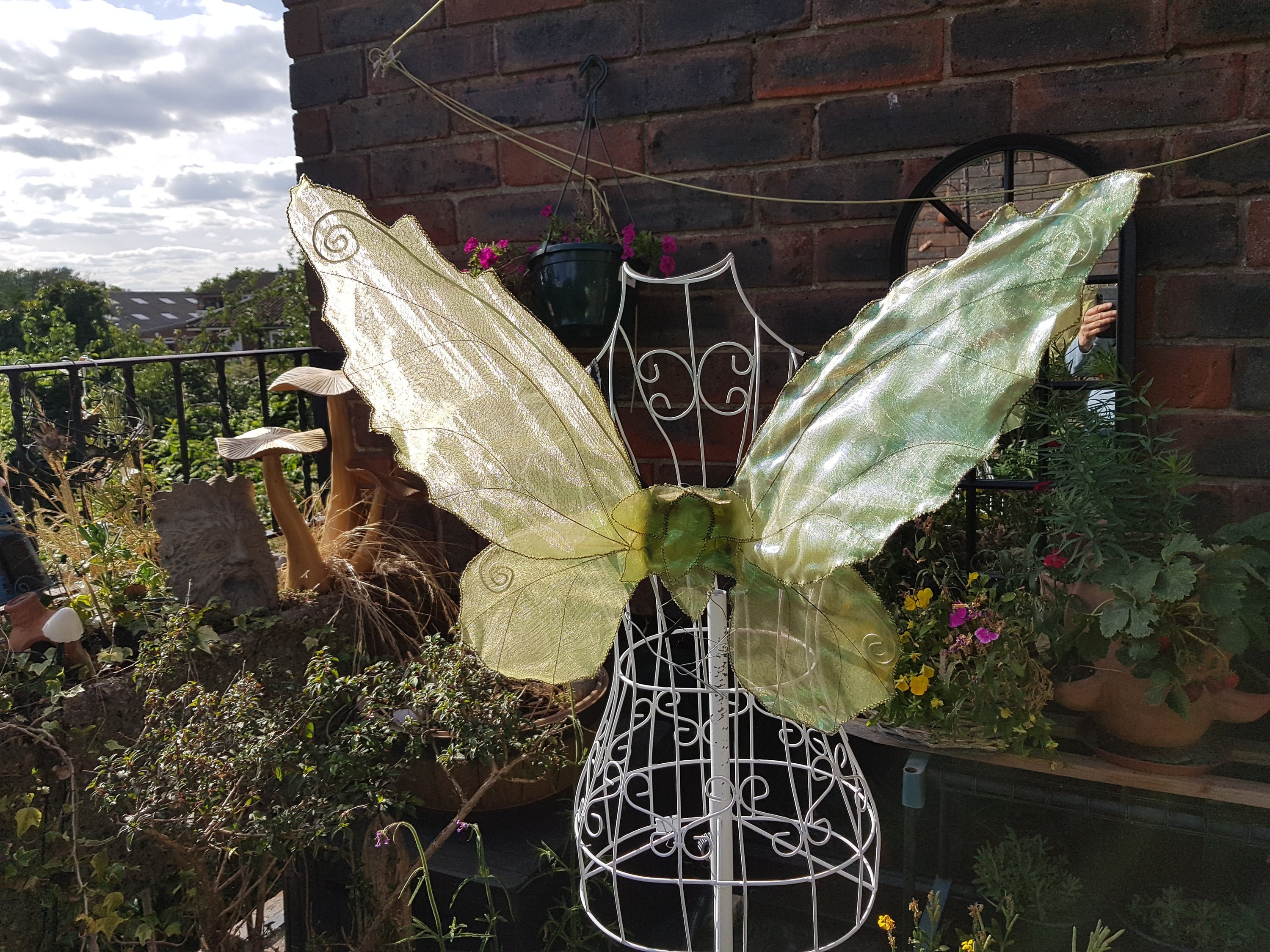 リアルで虹色に輝く緑の葉の妖精の羽。 - Etsy 日本