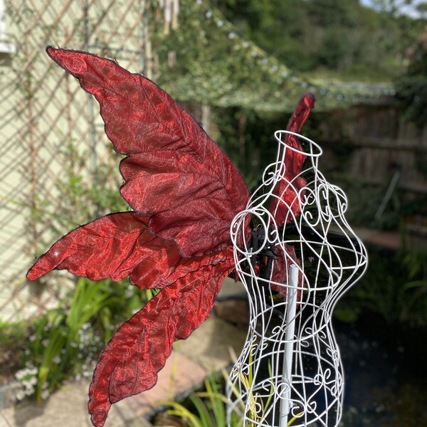 Dreifach Halloween rot/schwarz / Silber gelegt Fantasie Erwachsenen Fee Flügel. *