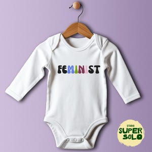 Body bébé manches longues - 'feMINIst', mode bébé féministe avec un message humoristique, design unisexe, cadeau pour une naissance ou baby shower