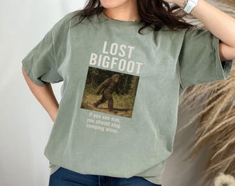 Zabawna koszulka z Wielką Stopą: Zaginiona Wielka Stopa, Łowca Kryptydów – Comfort Colors Tee