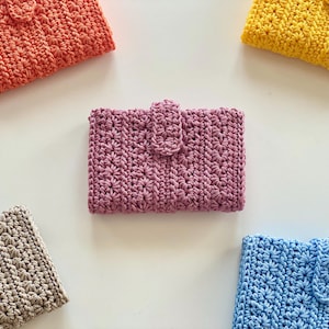 Tarjetero elegante: cartera compacta para uso diario