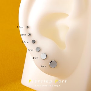 Plateau en titane à disque avec punaises dans toutes les tailles | Convient à un dos plat sans filetage 16G/18G/20G | Clous d'oreilles conque Helix Tragus imperméables/hypoallergéniques