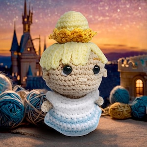 Muñeca Princesa Cenicienta a crochet: Patrón mini amigurumi (PDF)
