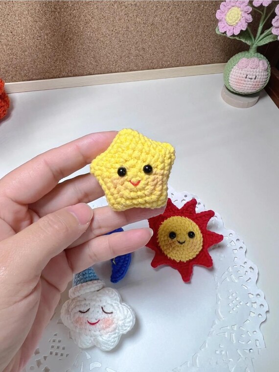かぎ針編みの日月星雲キーホルダー あみぐるみバッグチャーム - Etsy 日本