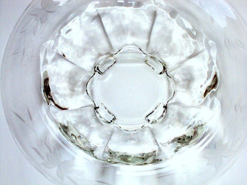 Vintage Glass Bowl Cr. 1950 Large Molded Etched Rim Etsy
