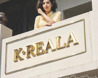 Niestandardowy, wycinany laserowo akrylowy szyld firmowy: logo 3D, wystrój salonu i biura, szyld ze złotymi literami, nowoczesne logo ścienne do biura, szyld 3D z akrylu na upominki