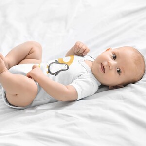 Body personalizado para bebé con estampado de la letra P y nombre / Algodón hipoalergénico de primera calidad / Tejido natural sin tintes / Regalo para recién nacidos, cumpleaños y Navidad