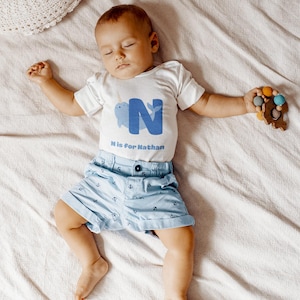 Body personalizado para bebé con estampado de la letra N y nombre / Algodón hipoalergénico de primera calidad / Tejido natural sin tintes / Regalo para recién nacidos, cumpleaños y Navidad