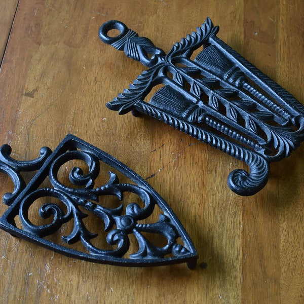 Pair of Federal Style Cast Iron Trivets/ Sad Iron and Grain and Tassel - Virginia Metal Crafters - 1960's - Americana - Colonial - Farmhouse