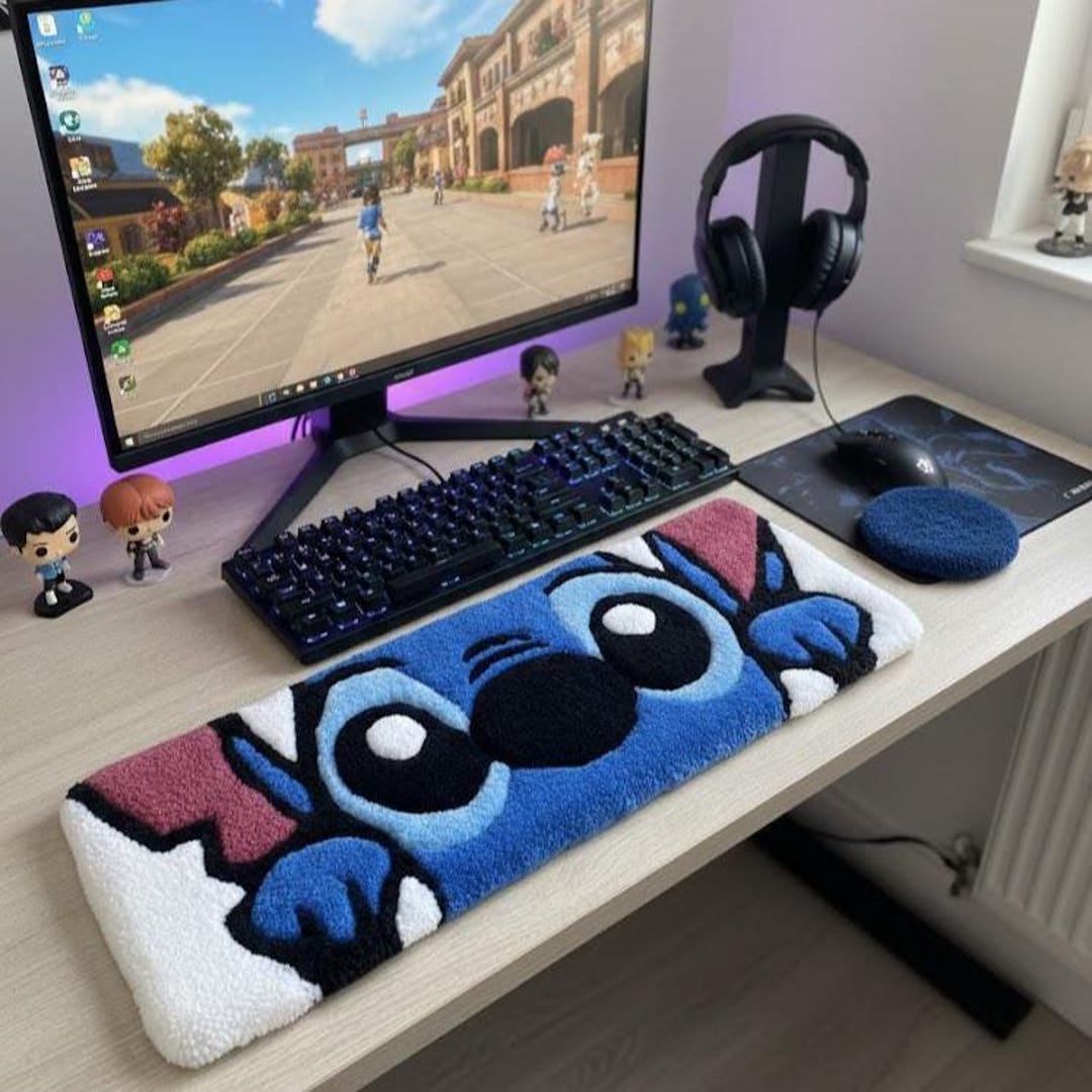 Handmade Cartoon Keyboard Rug, Plush Tufted Desk Mat, Gaming Setup ...
