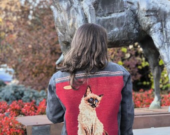 Gesteppte Jeansjacke: Handbestickte Jeansjacke, warmer Wintermantel