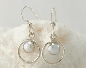 Pearl Earrings- Silver Ivory Pearl Earrings- Pearl Dangle Earrings- Silver Earrings with freshwater pearls- June birthstone