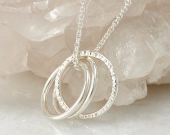 Interlocking Circle Necklace - Unity Link Necklace- Silver Circle Infinity Necklace- Eternity Necklace - Silver Unity Necklace