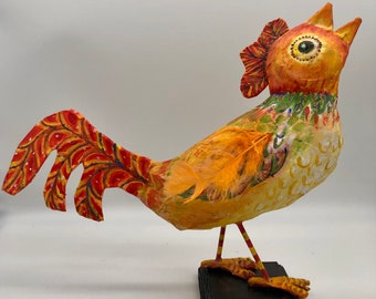 Poulet en papier mâché fait main art populaire peint à la main poule avec plumes